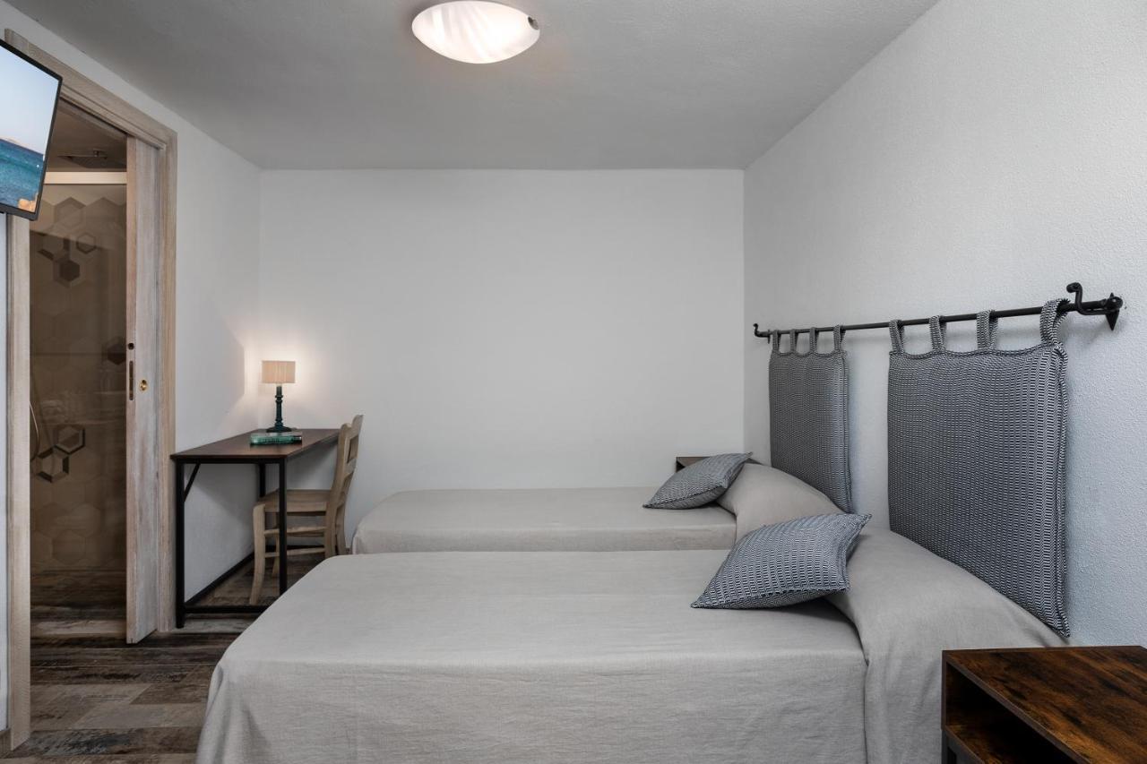 Il Mirto Bed & Breakfast Baja Sardinia Exterior photo